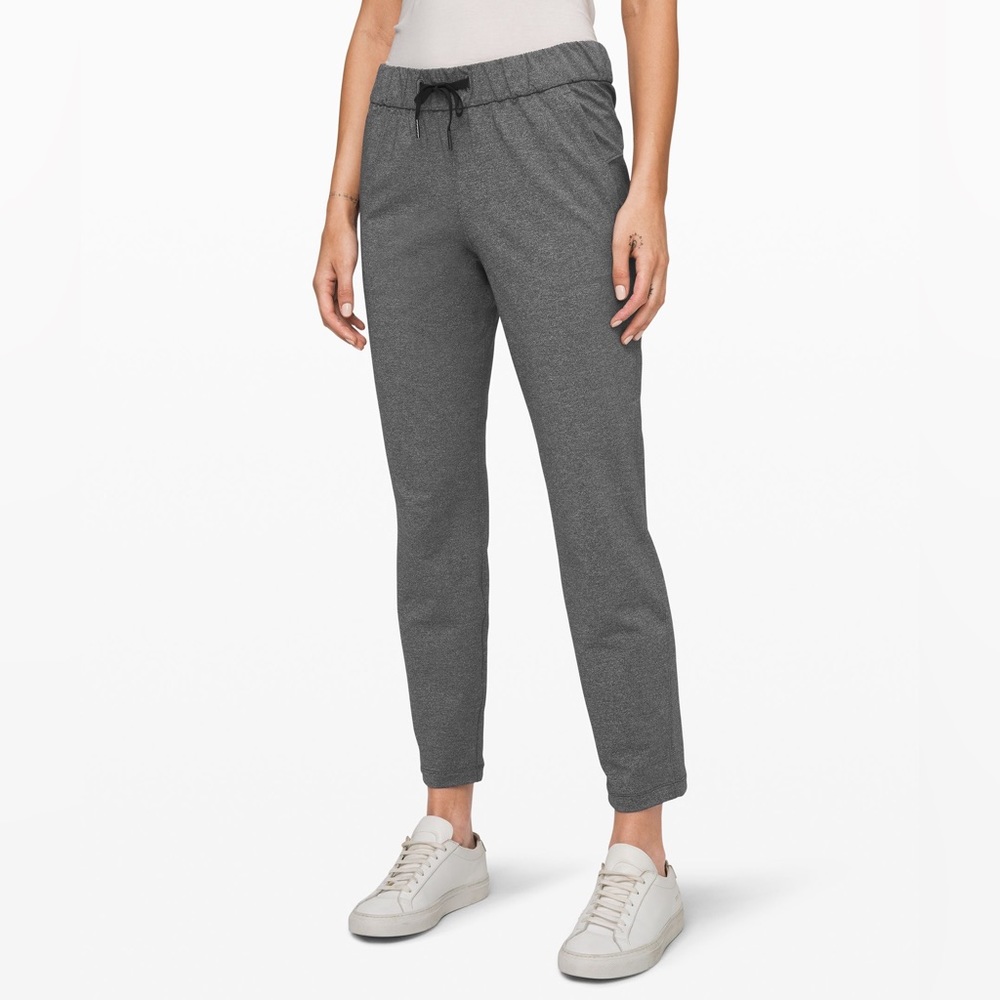 *NWT* LULULEMON Heathered Black - On the Fly Pant 7/8 - Pant 27” - SIZE 4
